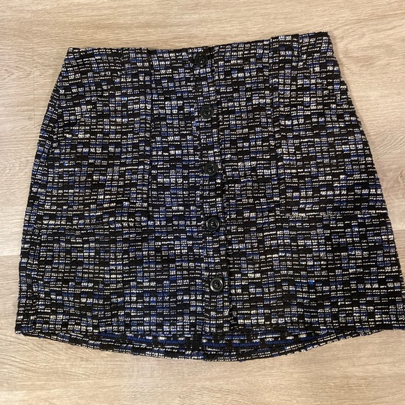 Banana Republic NWOT front pocket skirt - Picture 2 of 6